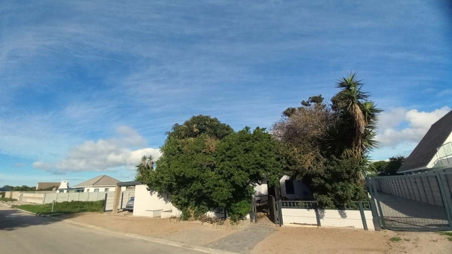 4 Bedroom Property for Sale in Britannia Bay Western Cape